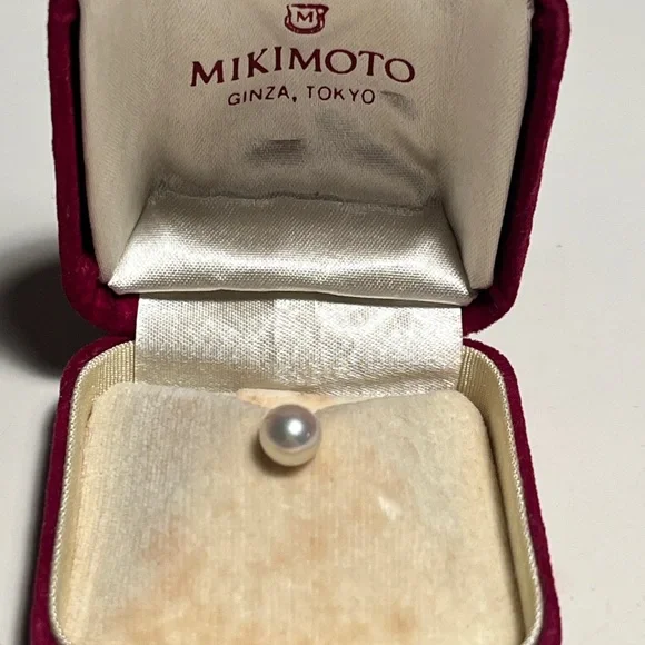 Mikimoto Silver Pearl Necklace in Velvet Box